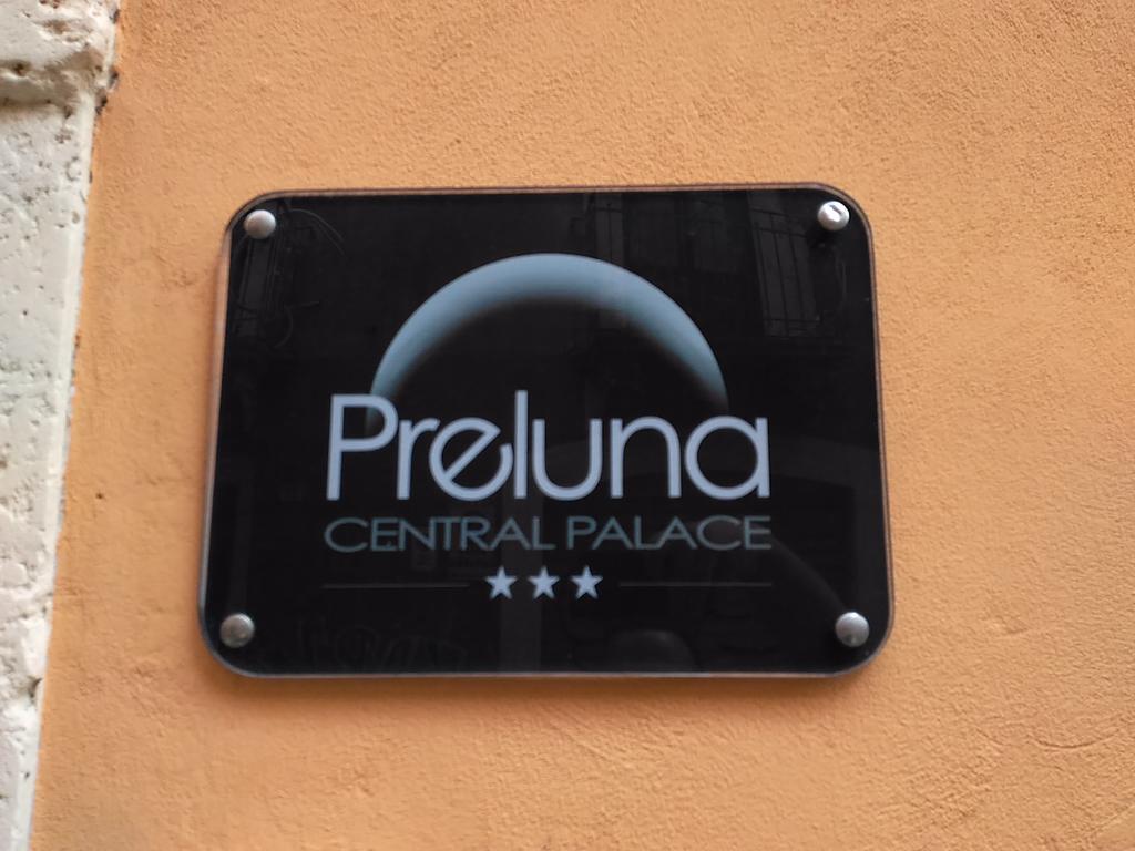 Preluna Central Palace CTA Exterior photo